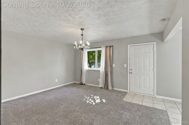 5970 N Silvery Lane, Dearborn Heights, MI 48127