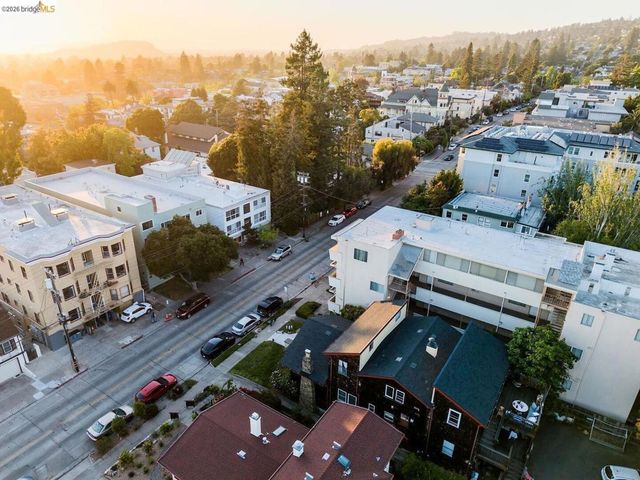 1643 Oxford ST, Berkeley, CA 94709