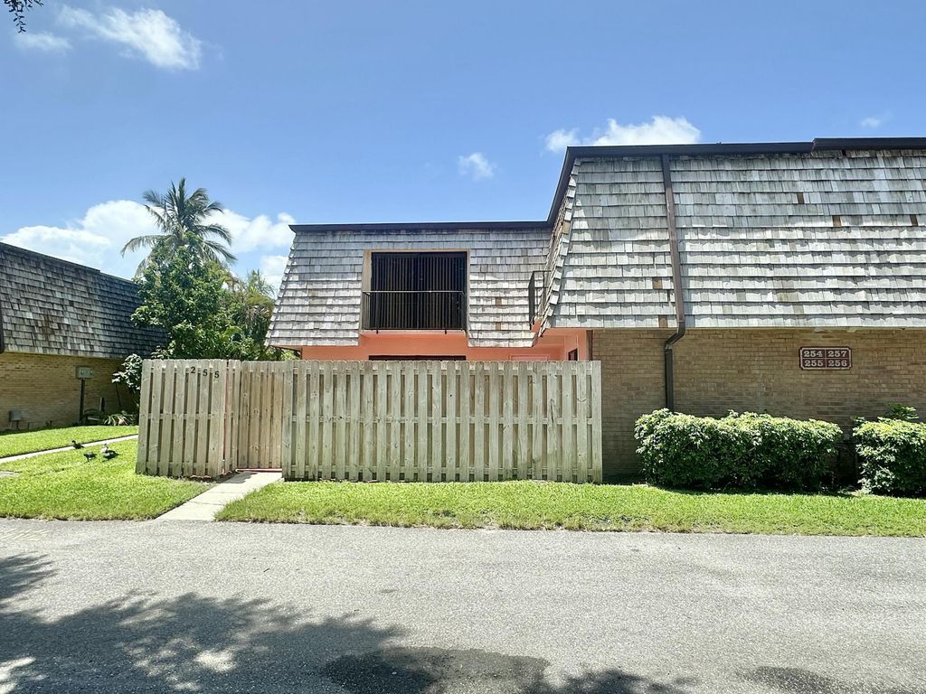 255 Lake Arbor Drive, Palm Springs, FL 33461