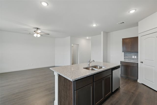 126 Patrick Henry Drive, Venus, TX 76084