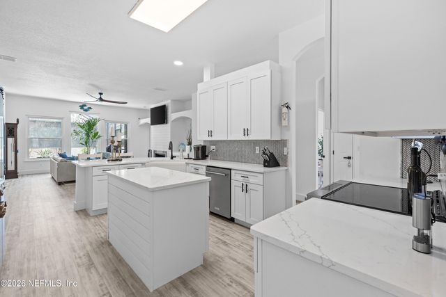 728 E CUMBERLAND Court, St. Johns, FL 32259