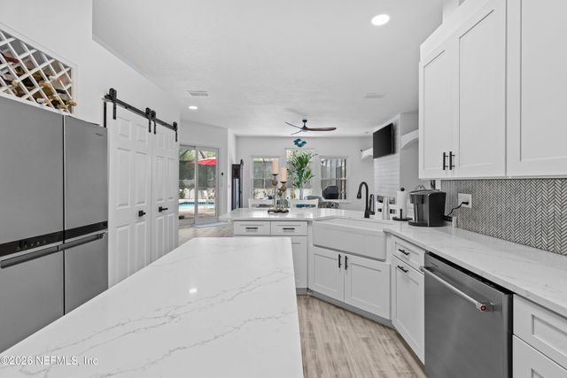 728 E CUMBERLAND Court, St. Johns, FL 32259