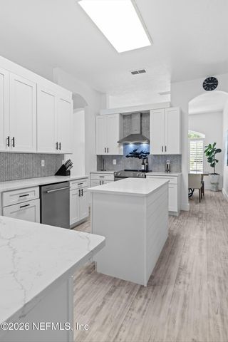 728 E CUMBERLAND Court, St. Johns, FL 32259