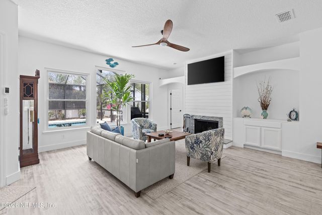 728 E CUMBERLAND Court, St. Johns, FL 32259