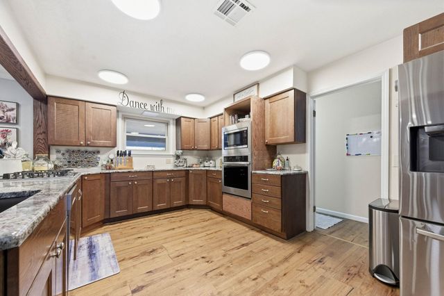 501 S Springlake Ln, Wichita, KS 67230