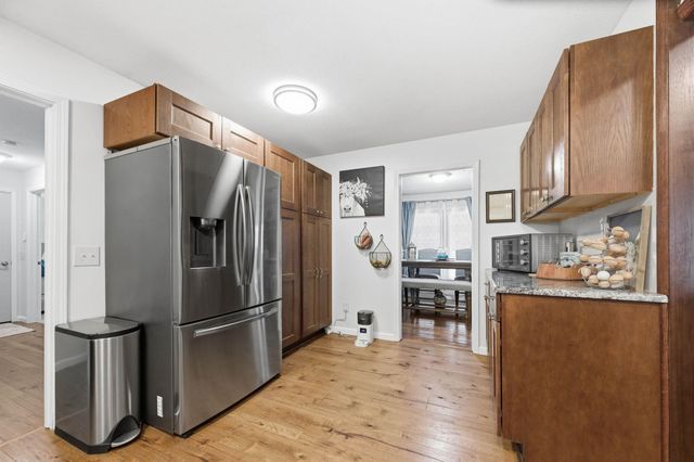 501 S Springlake Ln, Wichita, KS 67230