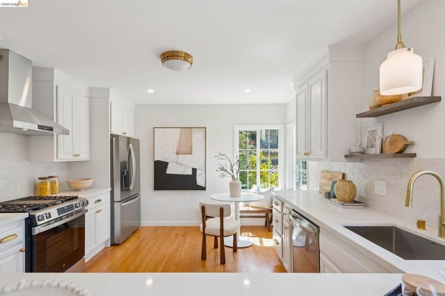 1978 Tiffin Rd, Oakland, CA 94602