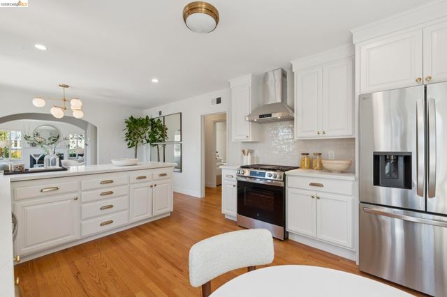 1978 Tiffin Rd, Oakland, CA 94602