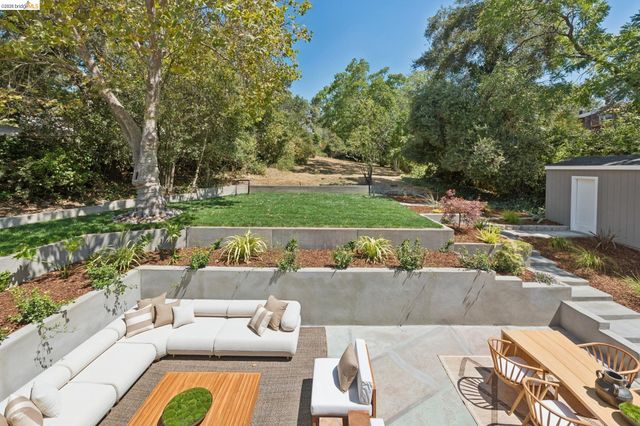 1978 Tiffin Rd, Oakland, CA 94602