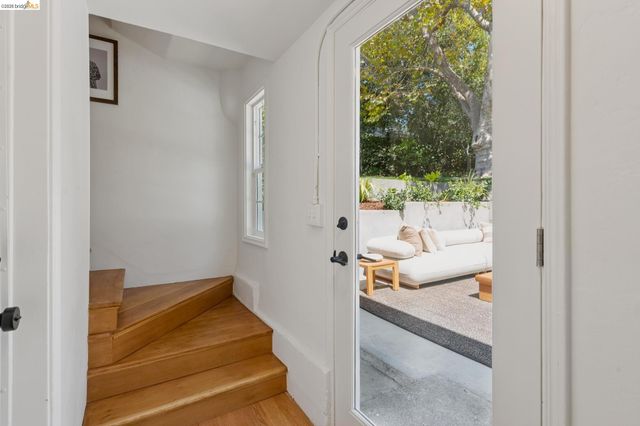 1978 Tiffin Rd, Oakland, CA 94602