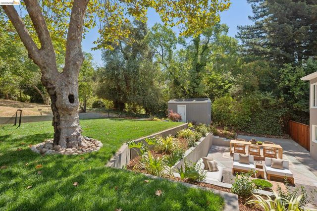 1978 Tiffin Rd, Oakland, CA 94602