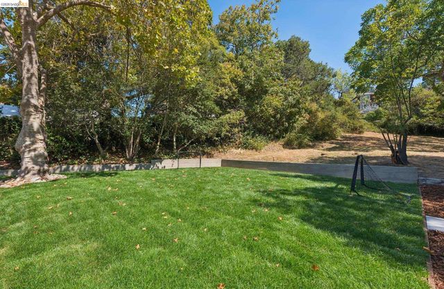 1978 Tiffin Rd, Oakland, CA 94602