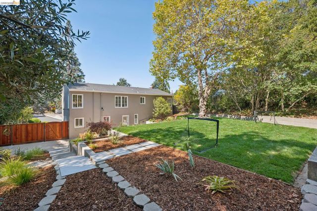 1978 Tiffin Rd, Oakland, CA 94602
