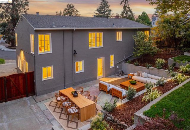 1978 Tiffin Rd, Oakland, CA 94602