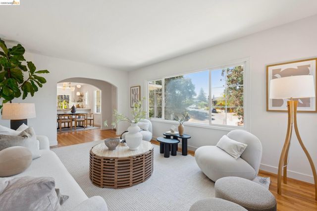 1978 Tiffin Rd, Oakland, CA 94602