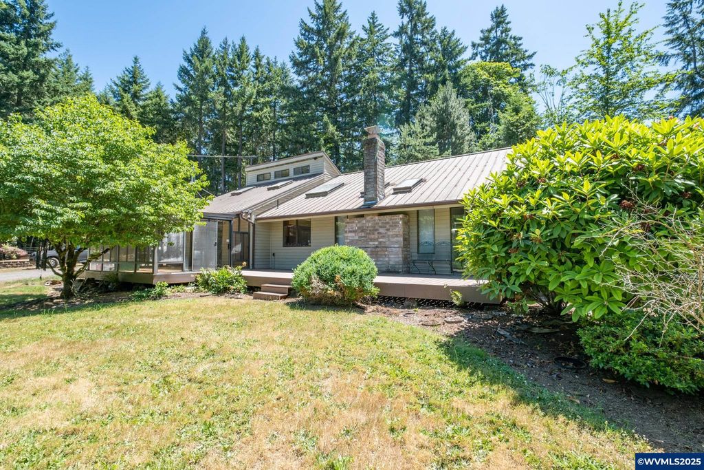 37152 Deadwood Dr, Lebanon, OR 97355