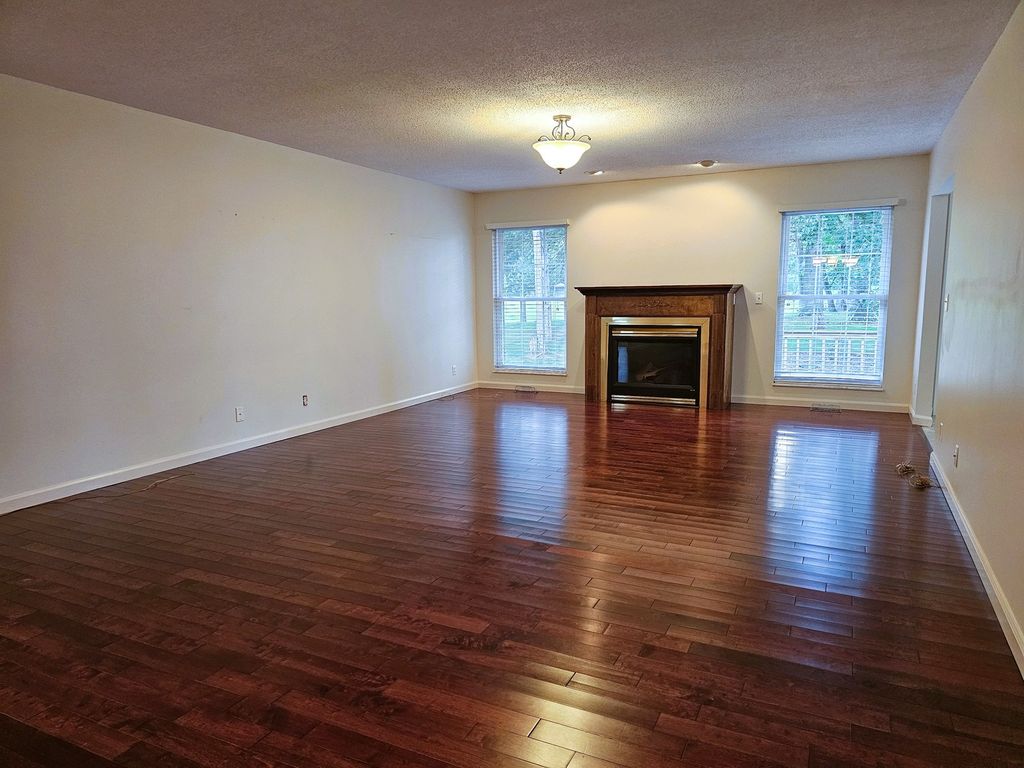 Image 15 of property listing at 14687 N Lost Lake Lane, Mt Vernon, IL 62864