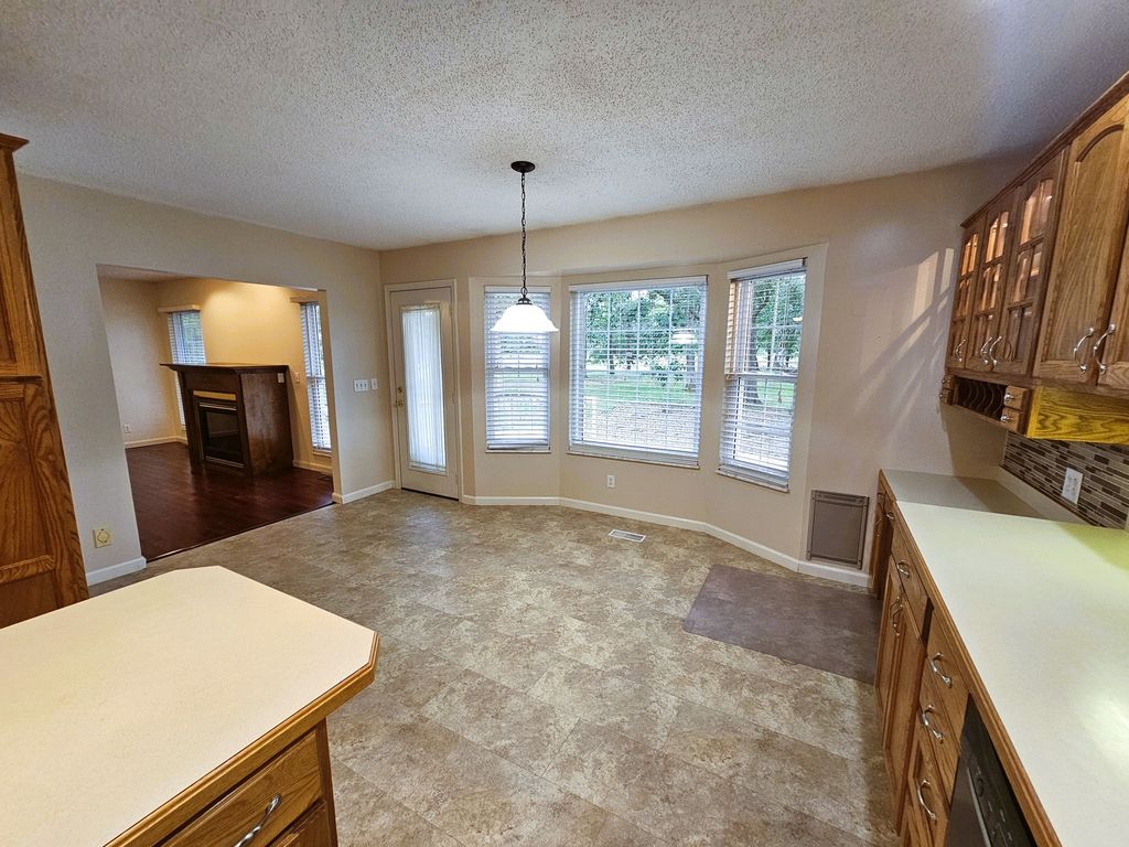 Image 25 of property listing at 14687 N Lost Lake Lane, Mt Vernon, IL 62864
