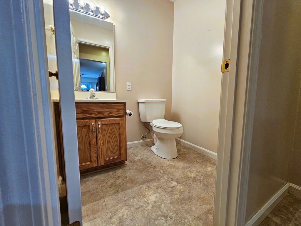 Image 29 of property listing at 14687 N Lost Lake Lane, Mt Vernon, IL 62864