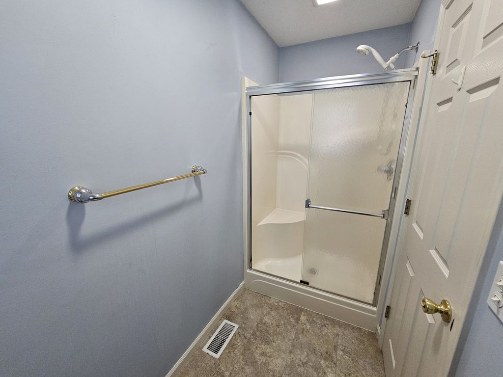 Image 37 of property listing at 14687 N Lost Lake Lane, Mt Vernon, IL 62864