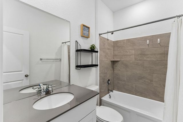 2724 Sierra Chicas LN, Seguin, TX 78155