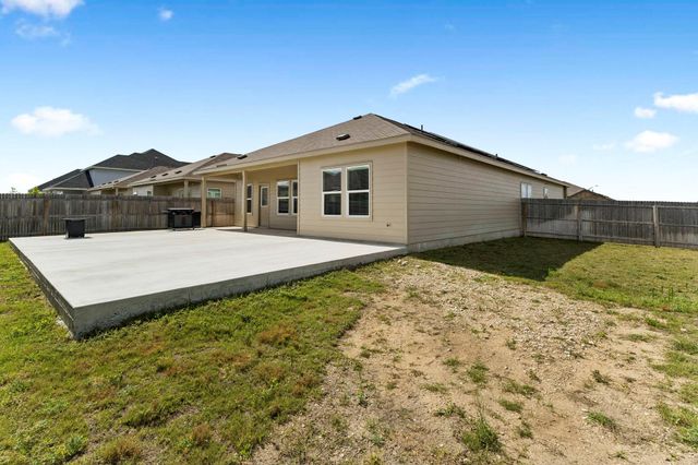 2724 Sierra Chicas LN, Seguin, TX 78155