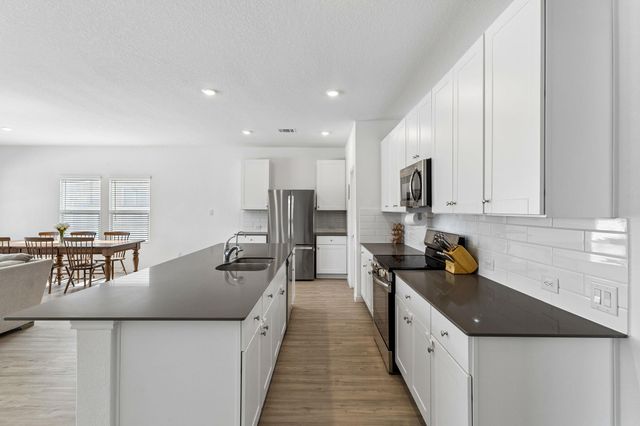 2724 Sierra Chicas LN, Seguin, TX 78155