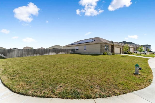 2724 Sierra Chicas LN, Seguin, TX 78155