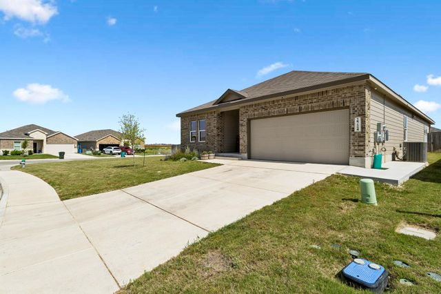 2724 Sierra Chicas LN, Seguin, TX 78155