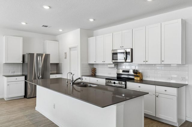 2724 Sierra Chicas LN, Seguin, TX 78155