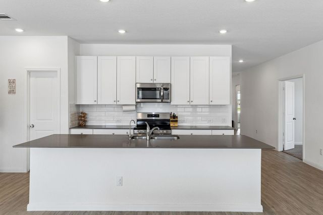 2724 Sierra Chicas LN, Seguin, TX 78155