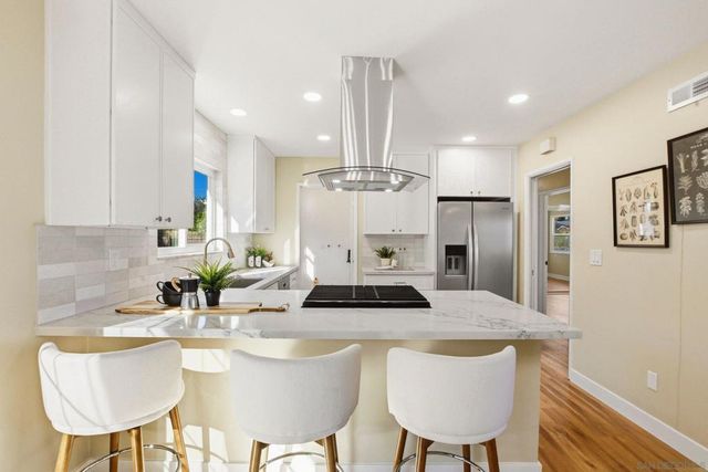 8637 Jenny Avenue, San Diego, CA 92123