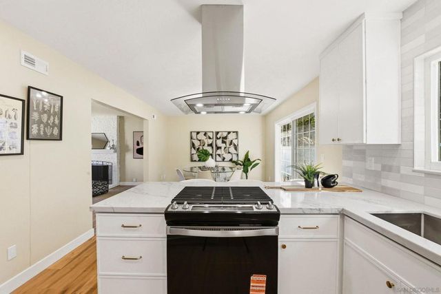 8637 Jenny Avenue, San Diego, CA 92123