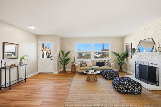 8637 Jenny Avenue, San Diego, CA 92123