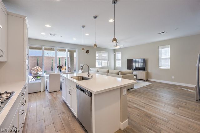 6591 Dove Point Place, Las Vegas, NV 89130