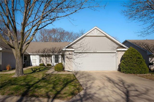 12110 Oakmont Street, Overland Park, KS 66213