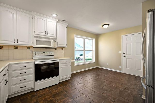 12110 Oakmont Street, Overland Park, KS 66213