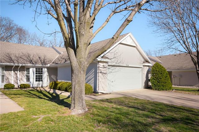 12110 Oakmont Street, Overland Park, KS 66213