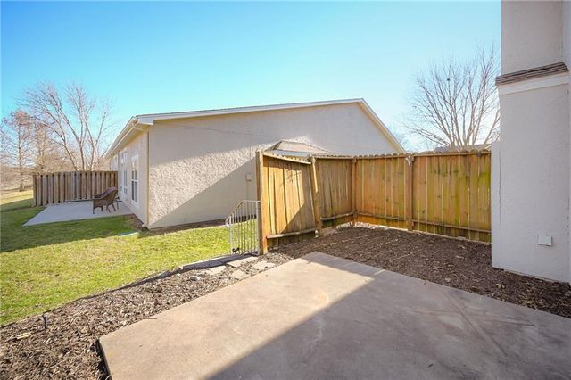 12110 Oakmont Street, Overland Park, KS 66213