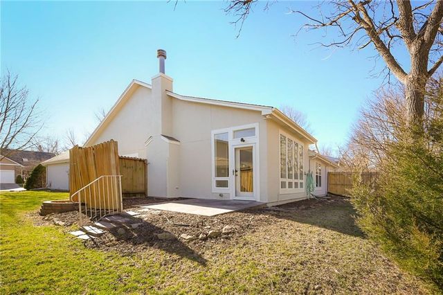 12110 Oakmont Street, Overland Park, KS 66213