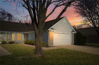 12110 Oakmont Street, Overland Park, KS 66213
