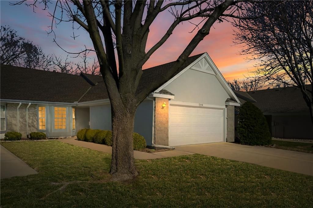 12110 Oakmont Street, Overland Park, KS 66213