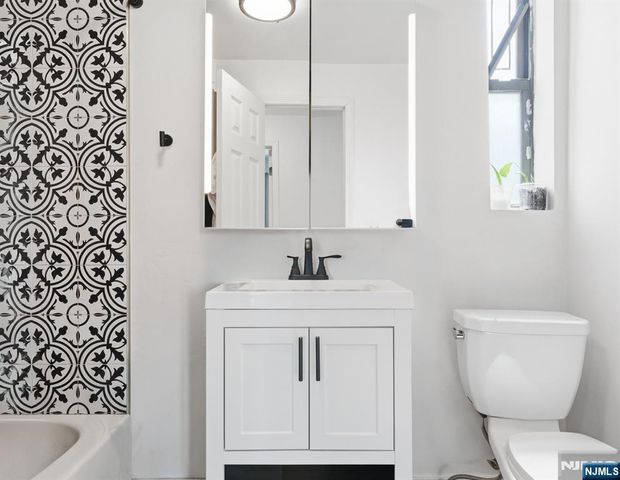 1870 John F Kennedy Boulevard 406, Jersey City, NJ 07304