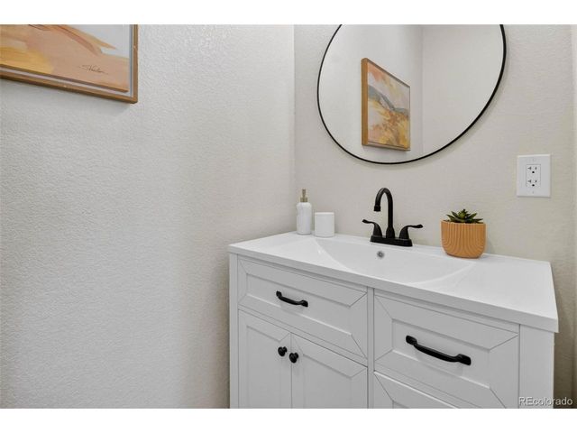 61800 E 32nd Ct, Strasburg, CO 80136