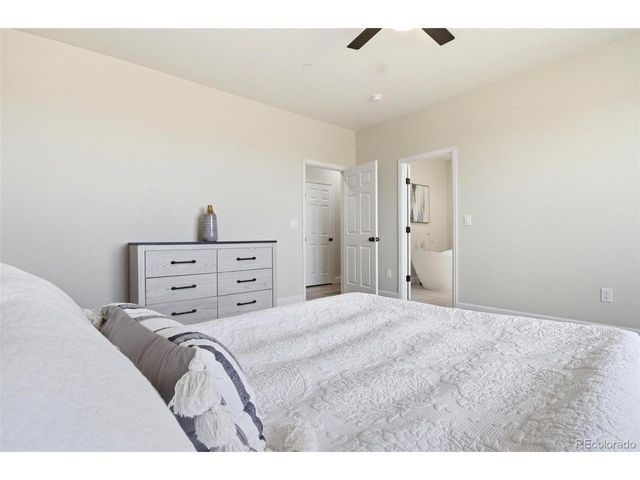 61800 E 32nd Ct, Strasburg, CO 80136