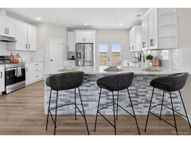 61800 E 32nd Ct, Strasburg, CO 80136