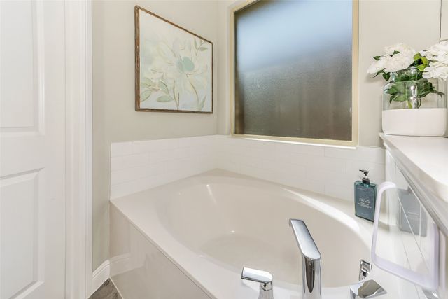 232 Drumcliffe Drive, Fort Worth, TX 76052