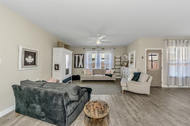 232 Drumcliffe Drive, Fort Worth, TX 76052