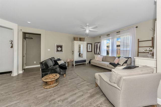 232 Drumcliffe Drive, Fort Worth, TX 76052