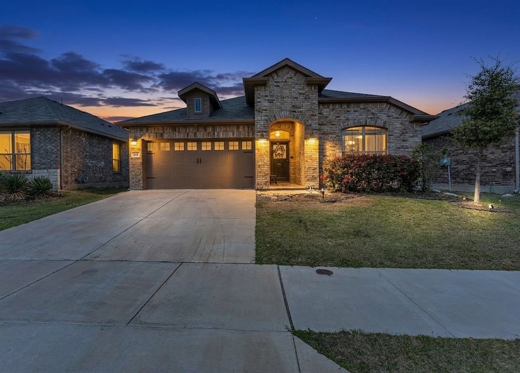 232 Drumcliffe Drive, Fort Worth, TX 76052